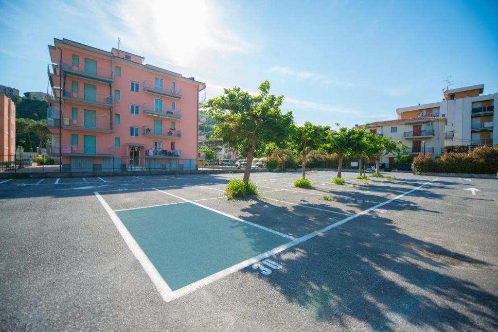 Babyaccommodation Family Experience III Pietra Ligure Exteriör bild
