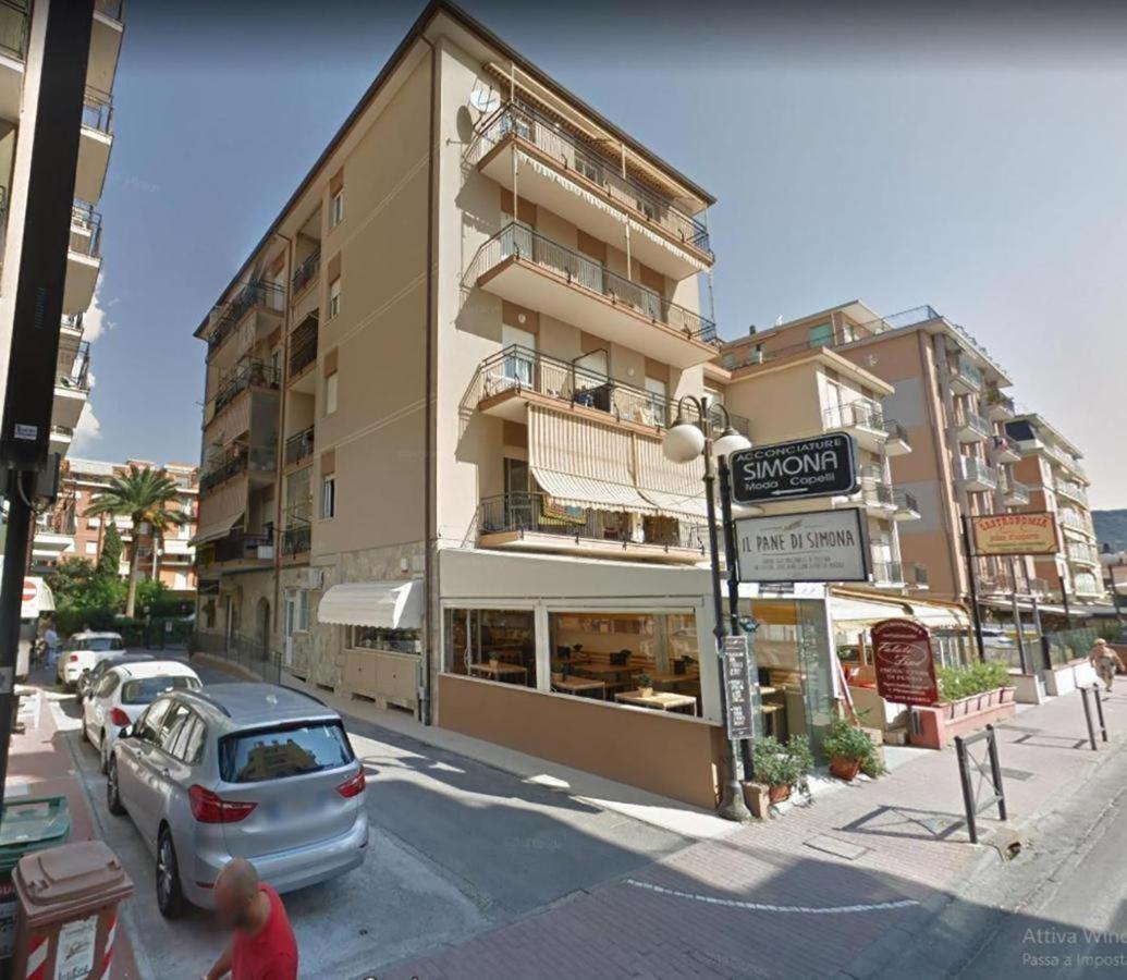 Babyaccommodation Family Experience III Pietra Ligure Exteriör bild